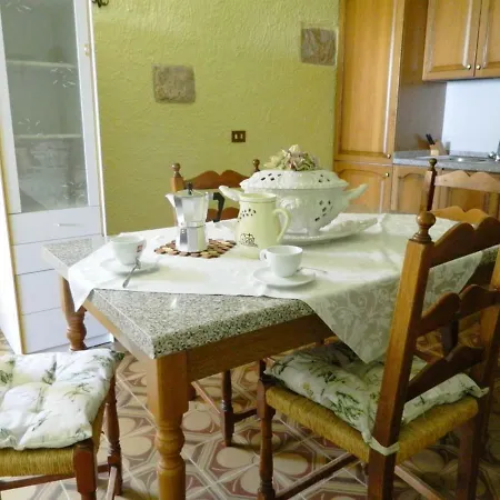 Lina Tuoro sul Trasimeno